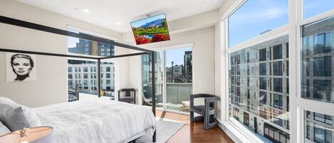 3 bedrooms, desk, iron/ironing board, free WiFi