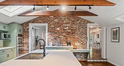 New Pristine Suburban Escape