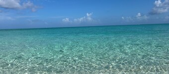 Luxury 3-Bedroom Condo in Bimini with Stunning Views & Modern Amenities