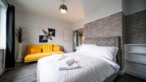 Spacious Apartment With A Terrace Style Rooftop