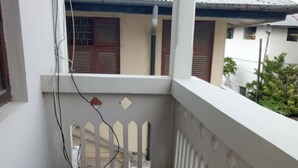 Imej tidak diklasifikasikan, 5 daripada 8, butang