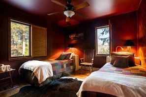 4 chambres, fer et planche à repasser, lit parapluie, Wi-Fi gratuit