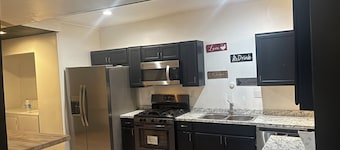 Charming 2-bedroom house with WiFi and AC in marvelous Atlanta