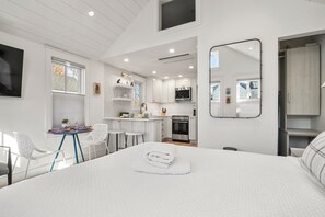 1 chambre, fer et planche à repasser, Wi-Fi, draps fournis