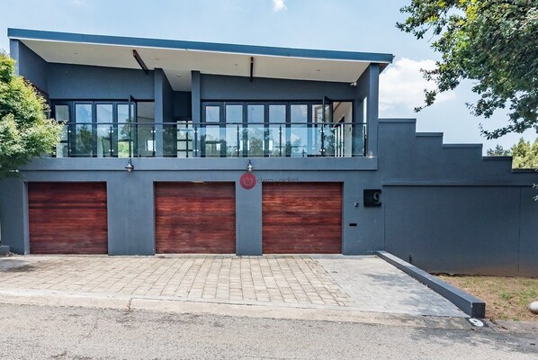 Exterior - The Urban Sanctuary Boutique Hotel  (Randburg)