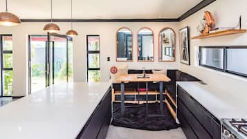 Full-sized fridge, microwave, oven, dishwasher