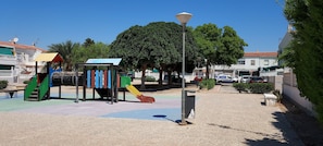 Children's area - Bungalow Magnolias in Santa Pola (Santa Pola)