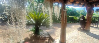 Self catering apartments over looking the Drakensberg range