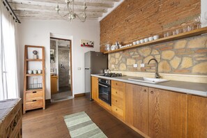 Fridge, oven, stovetop, toaster