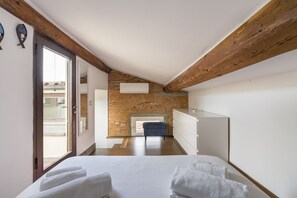 1 chambre, fer et planche à repasser, Wi-Fi gratuit, draps fournis