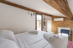 1 chambre, fer et planche à repasser, Wi-Fi gratuit, draps fournis