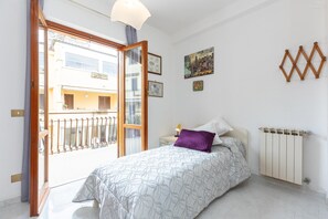 3 chambres, fer et planche à repasser, accès Internet, draps fournis