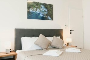 4 bedrooms, iron/ironing board, WiFi, bed sheets - Villa Marta  (Cista Mala)