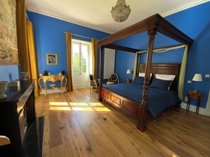 Royal suite, uitzicht op zwembad | 2 slaapkamers, luxe beddengoed, Select Comfort-bedden