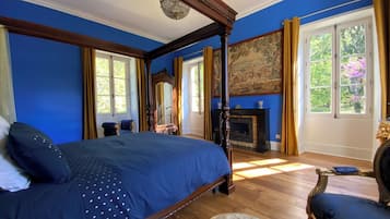Royal suite, uitzicht op zwembad | Luxe beddengoed, Select Comfort-bedden, individueel gedecoreerd