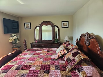 Master bedroom king bed