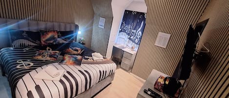 In-room safe, desk, laptop workspace, blackout drapes
