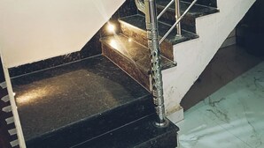 Front of property - Hotel Shivalayam (Varanasi)