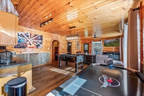 Games room - Gummy Bear Lair - Cozy cabin nestled in the Smokys near Gatlinburg/Pigeon Forge! (Sevierville)