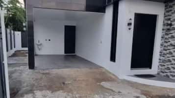 Enceinte de lâhĂ©bergement