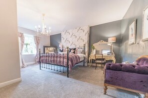 4 Schlafzimmer, Bügeleisen/Bügelbrett, Reisekinderbett, WLAN