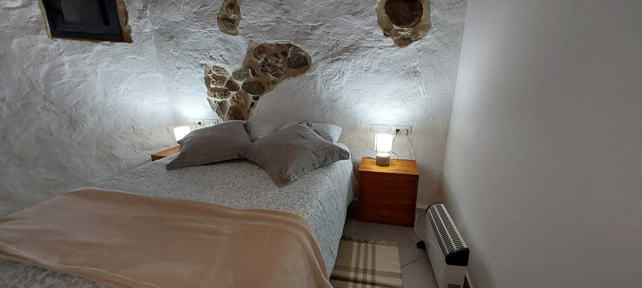 2 bedrooms, desk, iron/ironing board, travel cot