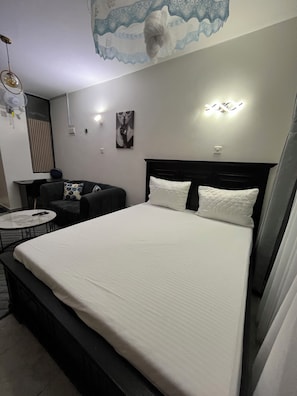 1 habitación, escritorio, tabla de planchar con plancha y wifi gratis