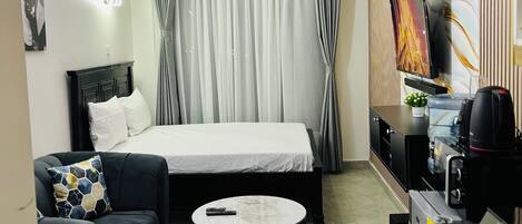 1 bedroom, desk, iron/ironing board, free WiFi