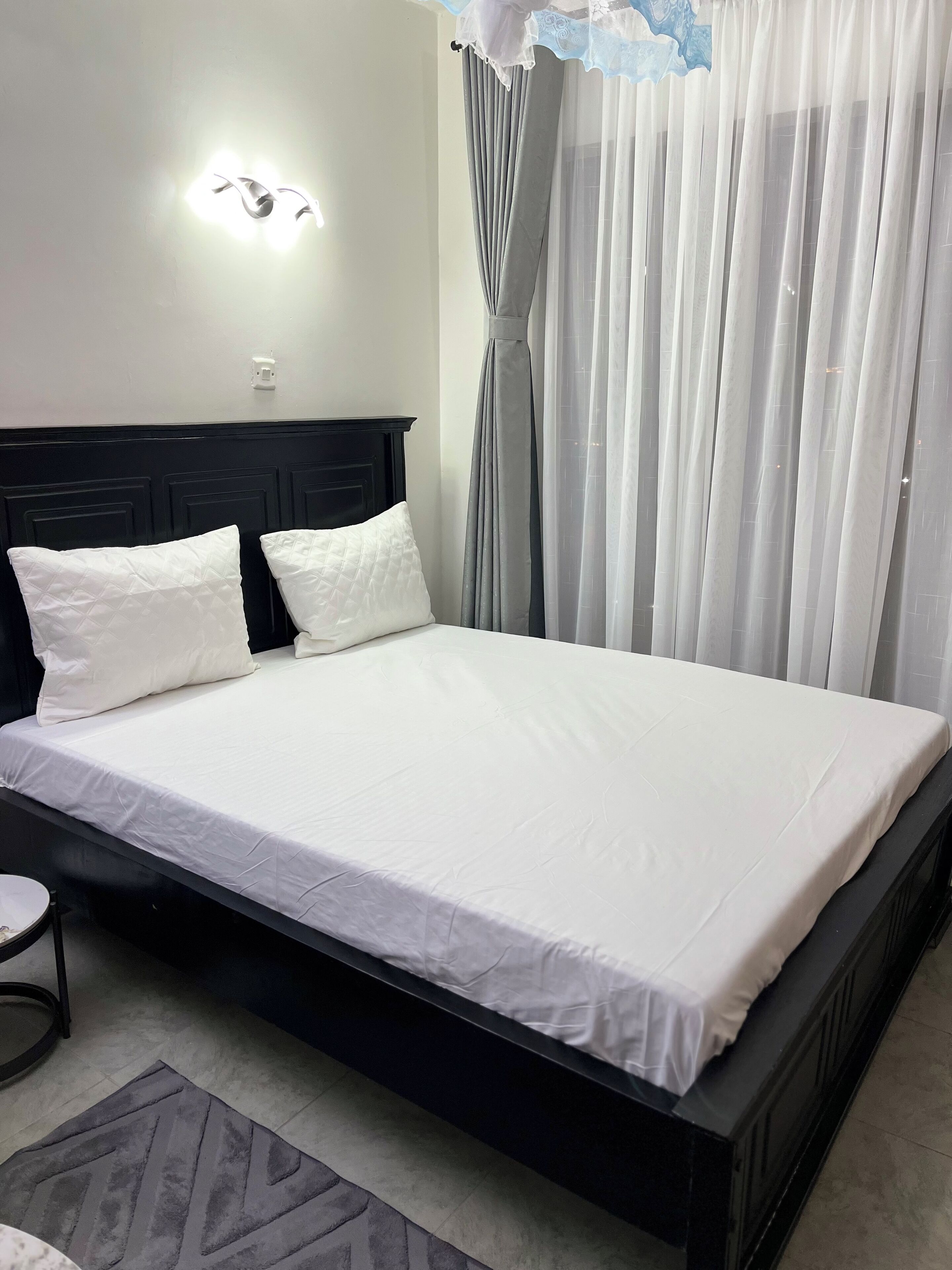 1 soverom, skrivebord, strykejern/-brett og wi-fi (inkludert)