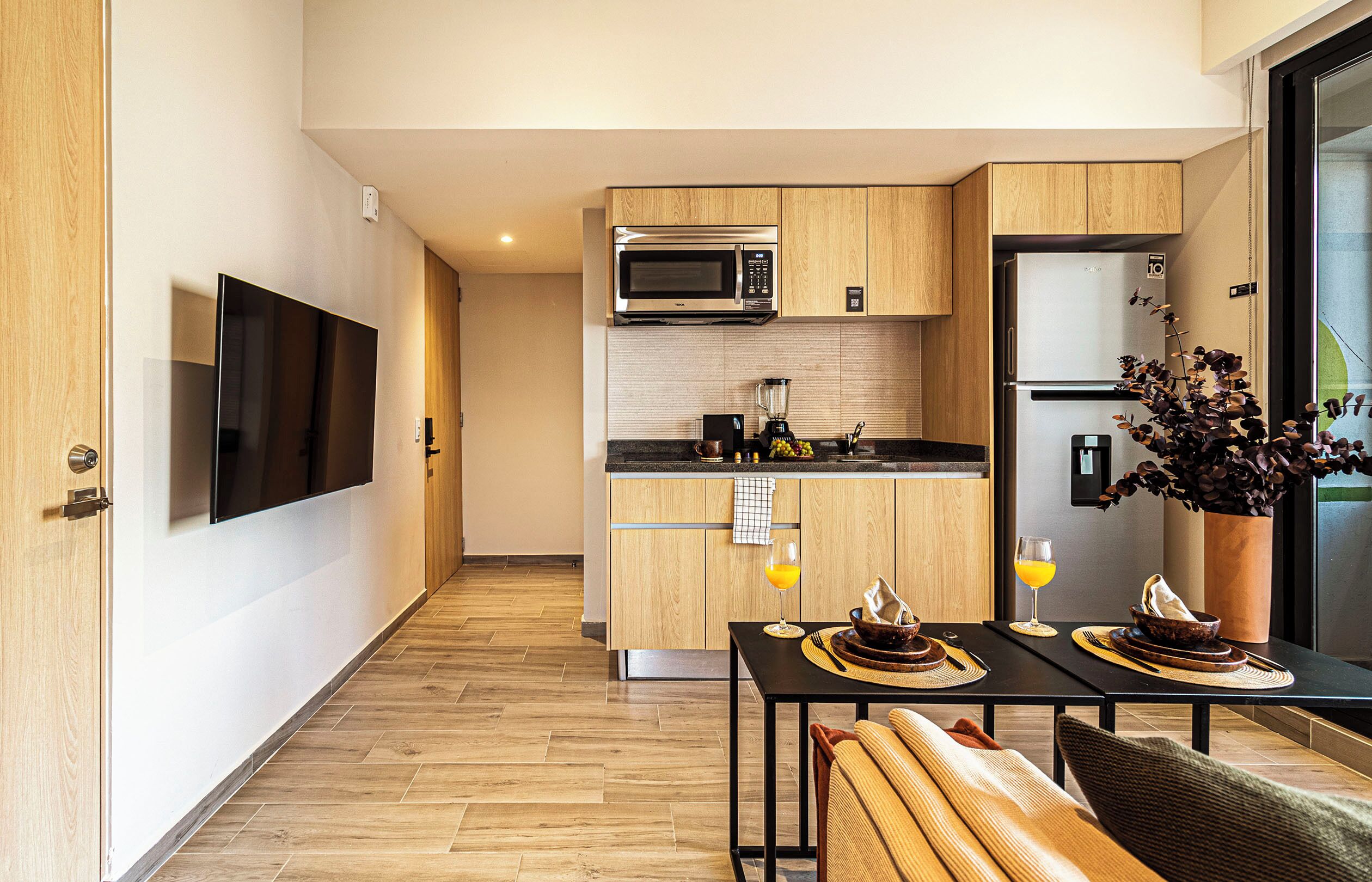 Exclusive Apartment, Balcony, City View | Private kitchen