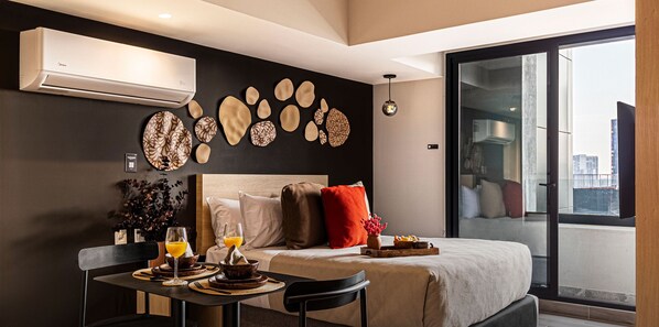 Hypo-allergenic bedding, in-room safe, individually decorated