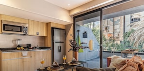 Produits de nettoyage écologiques fournis