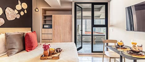 City Apartment | 1 bedroom, hypo-allergenic bedding, in-room safe, individually decorated