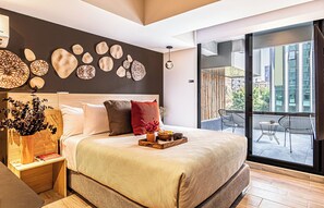 Junior loft, balkon, uitzicht op de stad | Uitzicht vanuit de kamer