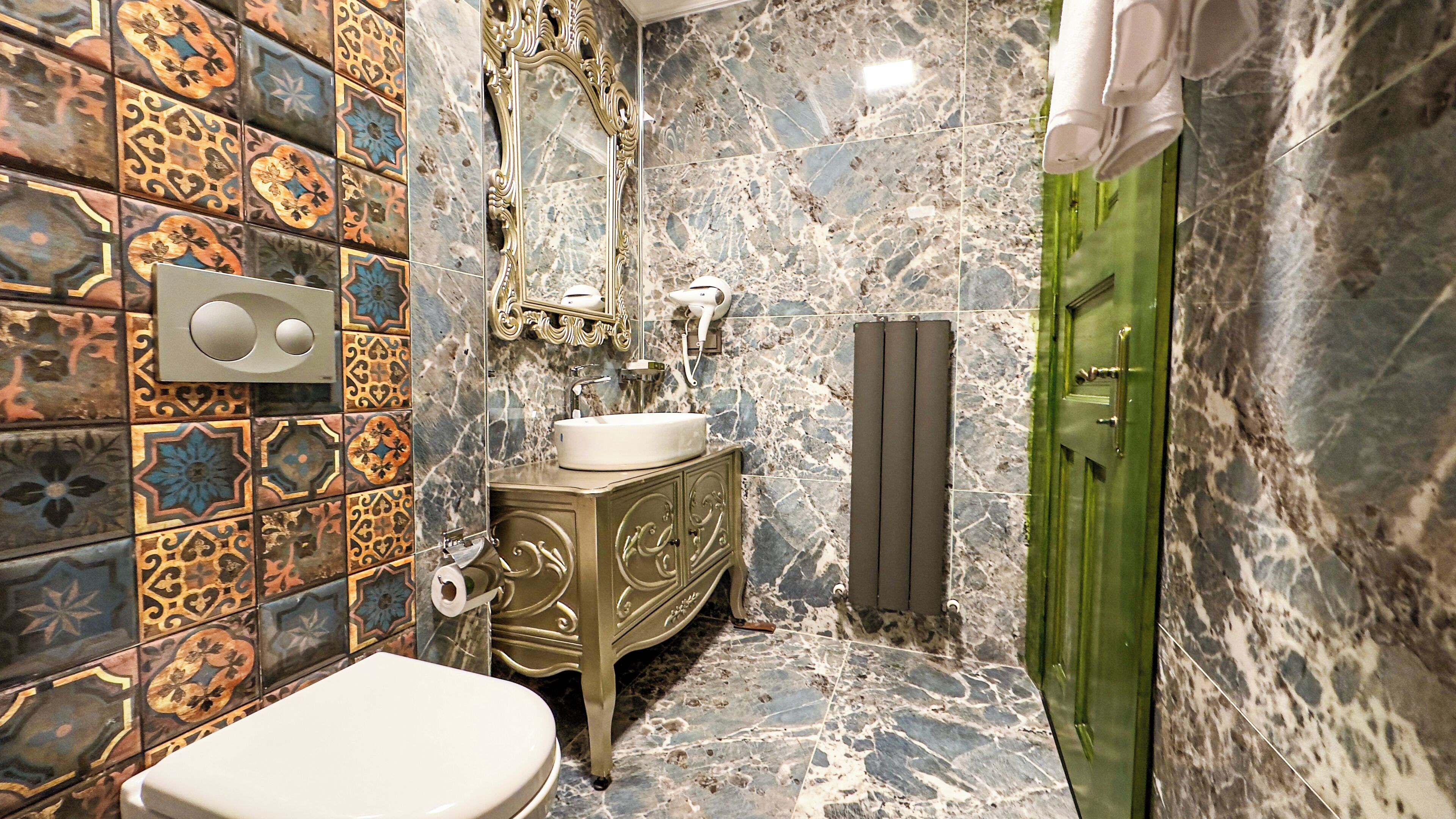 Photo - Emerald Mansion Hotel