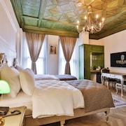 Emerald Mansion Hotel – Special Class