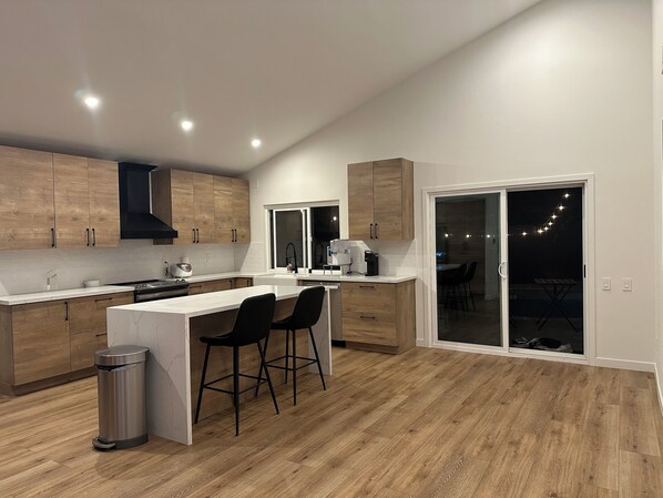 Private kitchen - Charming 4-bedroom house with AC and WiFi in enjoyable San Diego (San Diego)