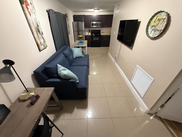 Living area - 1Bed Abode Near Main Attractions (Miami)