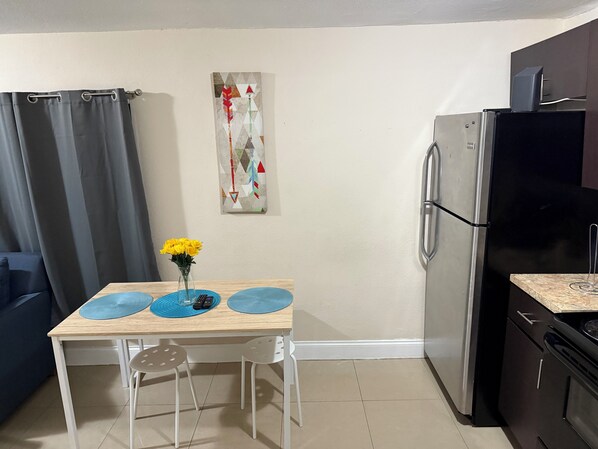Private kitchen - 1Bed Abode Near Main Attractions (Miami)