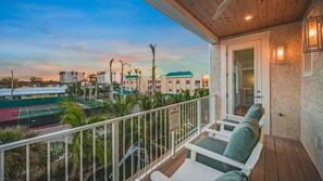 House, Accessible | 5 bedrooms, Internet - Blue Lagoon in Siesta Key (Siesta Key)