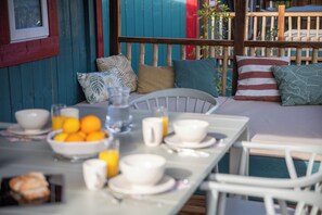 Superior Mobile Home | Cribs/infant beds, WiFi, bed sheets - Camping Château de l'Hom (Saumane)