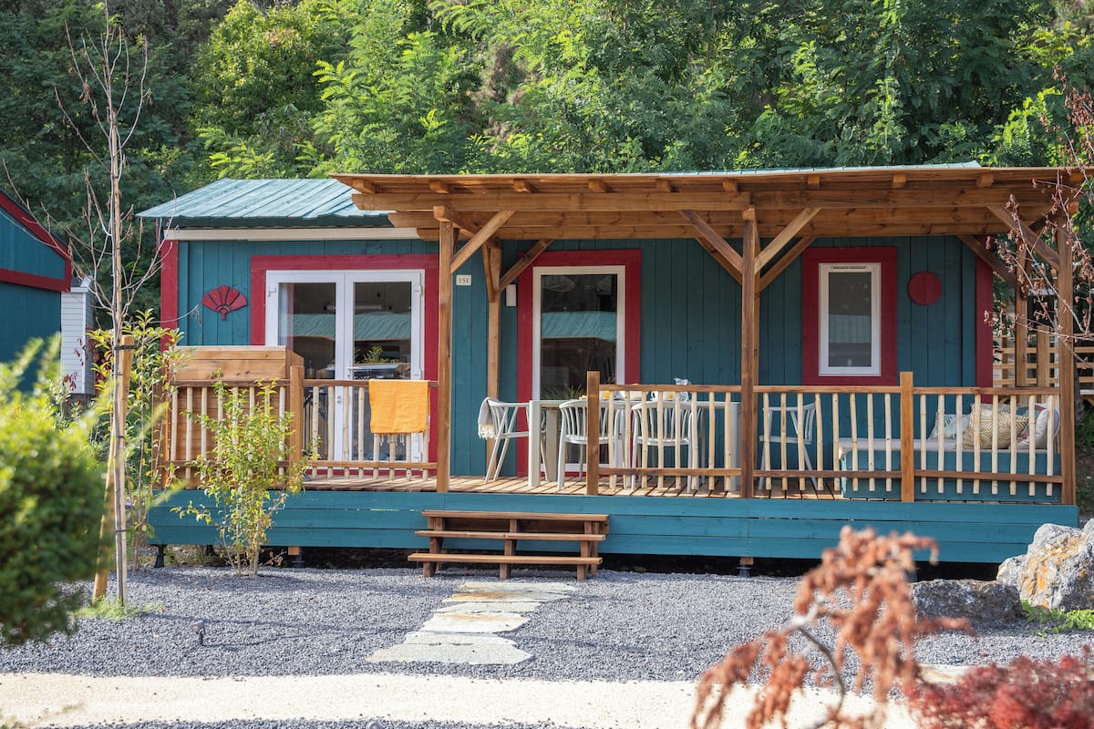 Mobile Superior-Unterkunft | 1 Schlafzimmer, Babybetten, WLAN, Bettwäsche