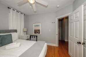 3 bedrooms, individually decorated, individually furnished, bed sheets