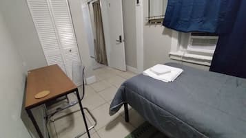 Basic Room | Free WiFi, bed sheets
