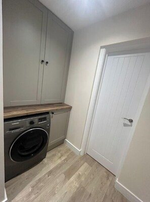 Interior - Charming 2-Bedroom House (Lincoln)