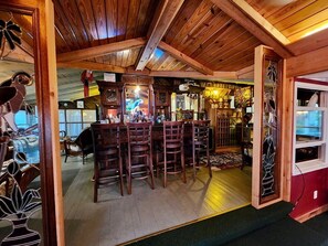 Bar (en la propiedad)