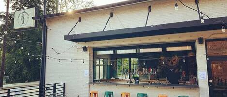 屋外ダイニングエリア