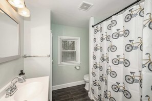 House, Multiple Beds, Patio, Garden View (Loveland Landing) | Bathroom - Loveland Landing Quiet Haven (Loveland)