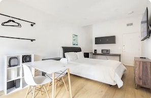 1 bedroom, WiFi, bed sheets