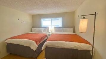 2 slaapkamers, een strijkplank/strijkijzer, wifi, beddengoed